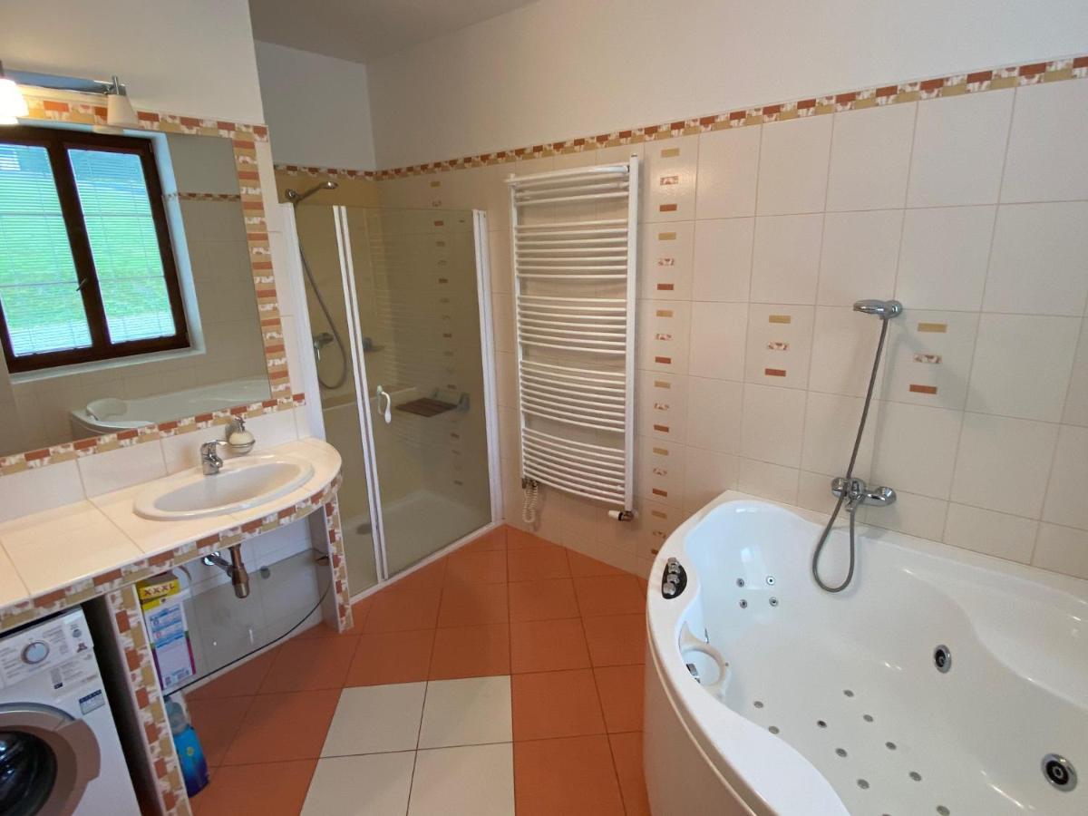 Apartman Pod Dratnikem Svratka Kültér fotó